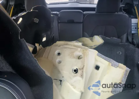 2021 Volvo Xc40 T5 R-Design z USA, uszkodzony, nr VIN YV4162UM4M2432870